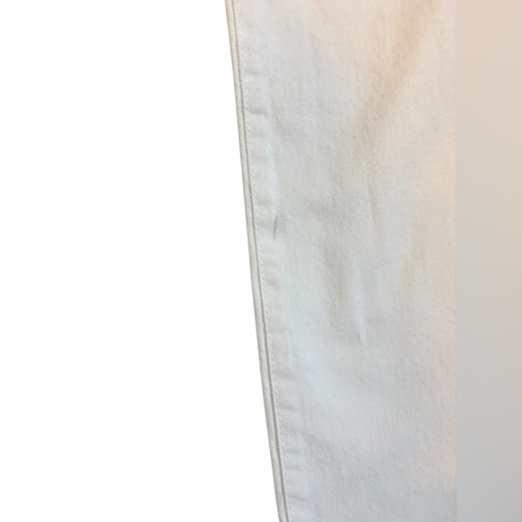 Stradivarius HIgh Waisted White Cream Denim Jeans Straight Leg Size 6 - Picture 3 of 9